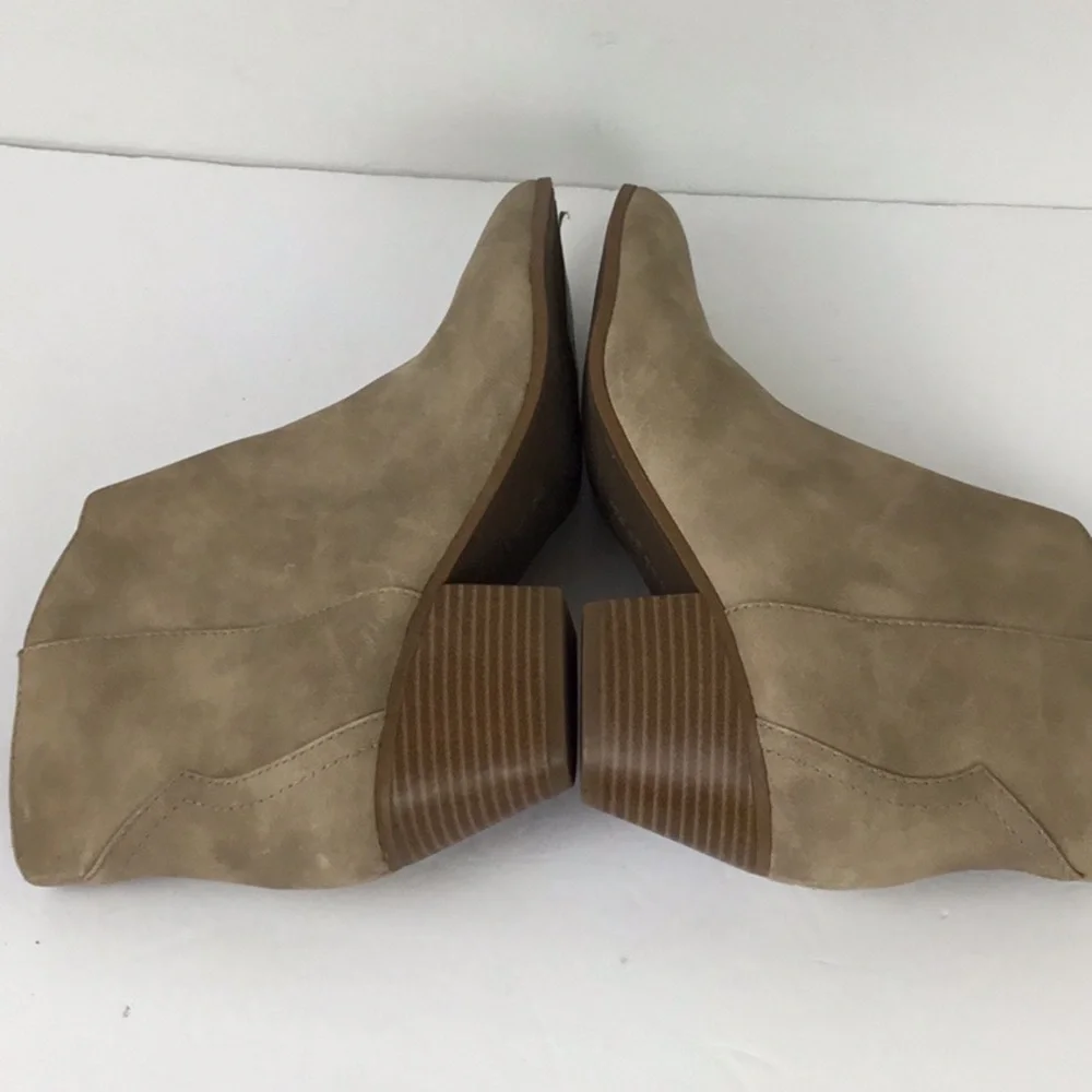 Indigo Rd. Western Ankle Bootie Tan Size 7.5